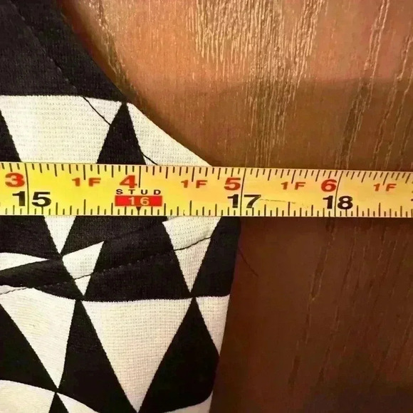 H&M Triangle Geometric Print B+W Fit and Flare - Size L - Picture 6 of 7